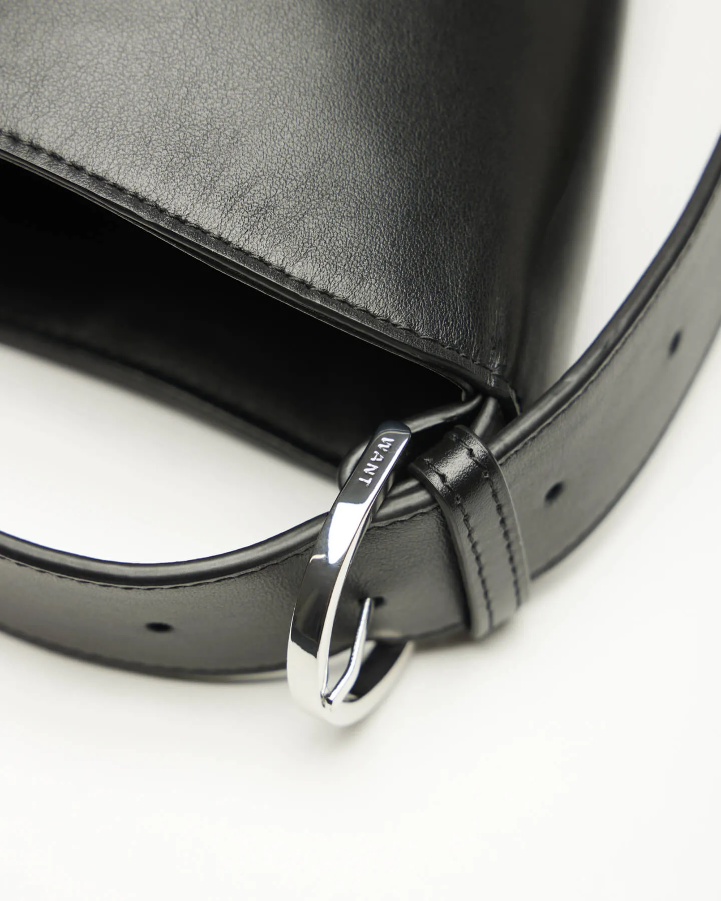 Arch XL Smooth Leather Shoulder Bag