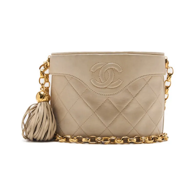 CHANEL CHANEL Matrasse Coco Visitor Chain Shoulder  Fringes  Beige (Gen Gold ) Shoulder Bag Mini Shoulder Bag  Bag Hybrid ??French???? Ship?? Himalan Bookstore Online