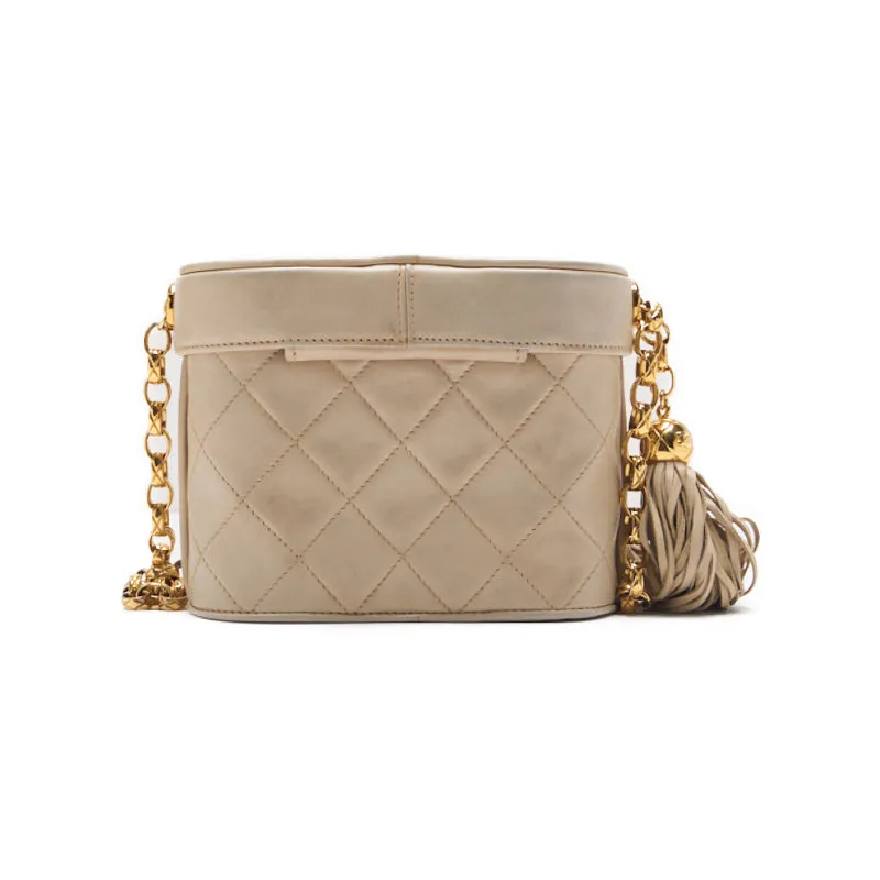 CHANEL CHANEL Matrasse Coco Visitor Chain Shoulder  Fringes  Beige (Gen Gold ) Shoulder Bag Mini Shoulder Bag  Bag Hybrid ??French???? Ship?? Himalan Bookstore Online