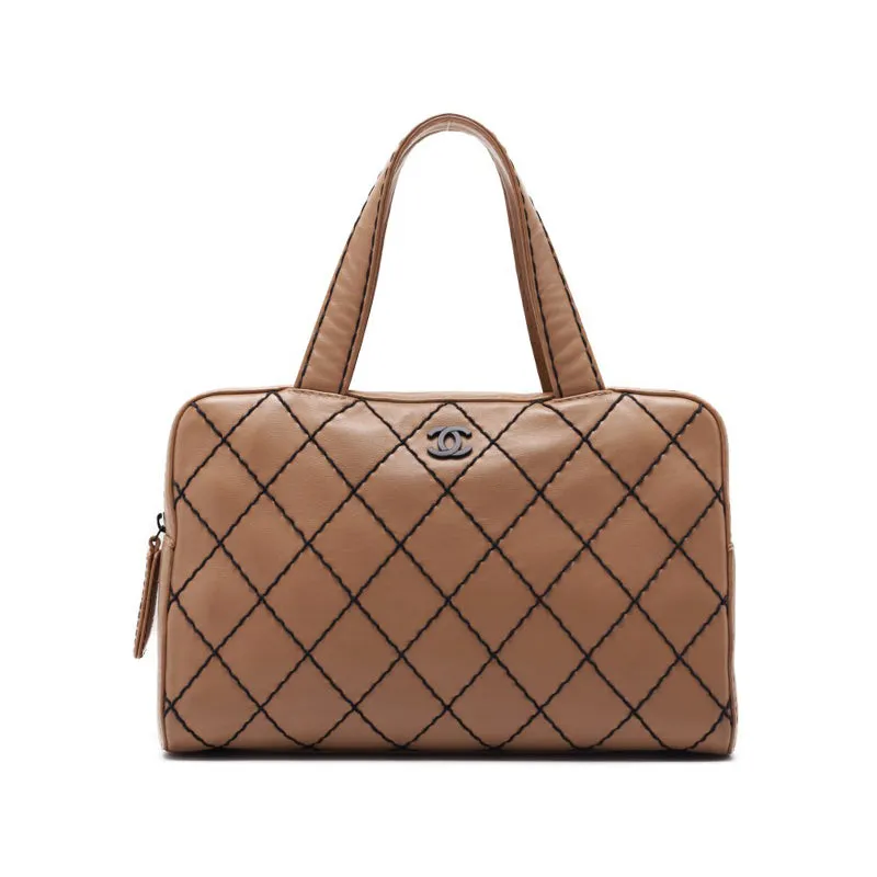 CHANEL CHANEL Wild Stitch Handbag Car Freshers Beige X Black Shoulder Bag Mini Shoulder Bag  Bag Hybrid ?? Delivery?? Khao Yamamoto Online