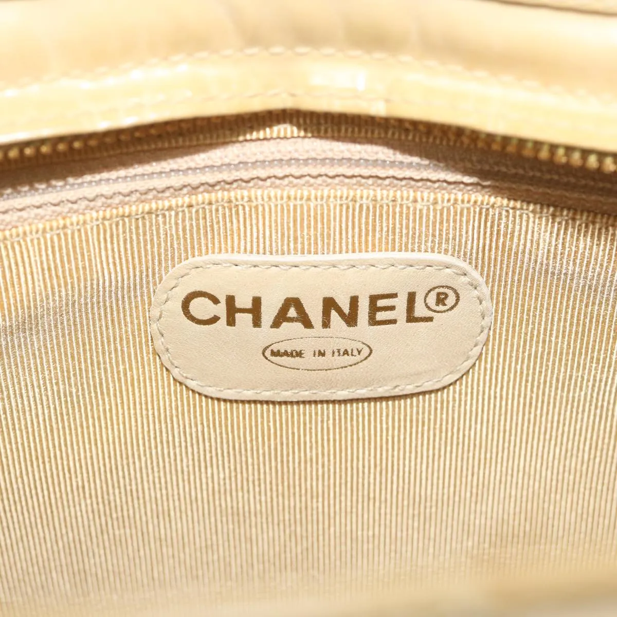 CHANEL Shoulder Bag Patent leather Beige CC Auth bs10487
