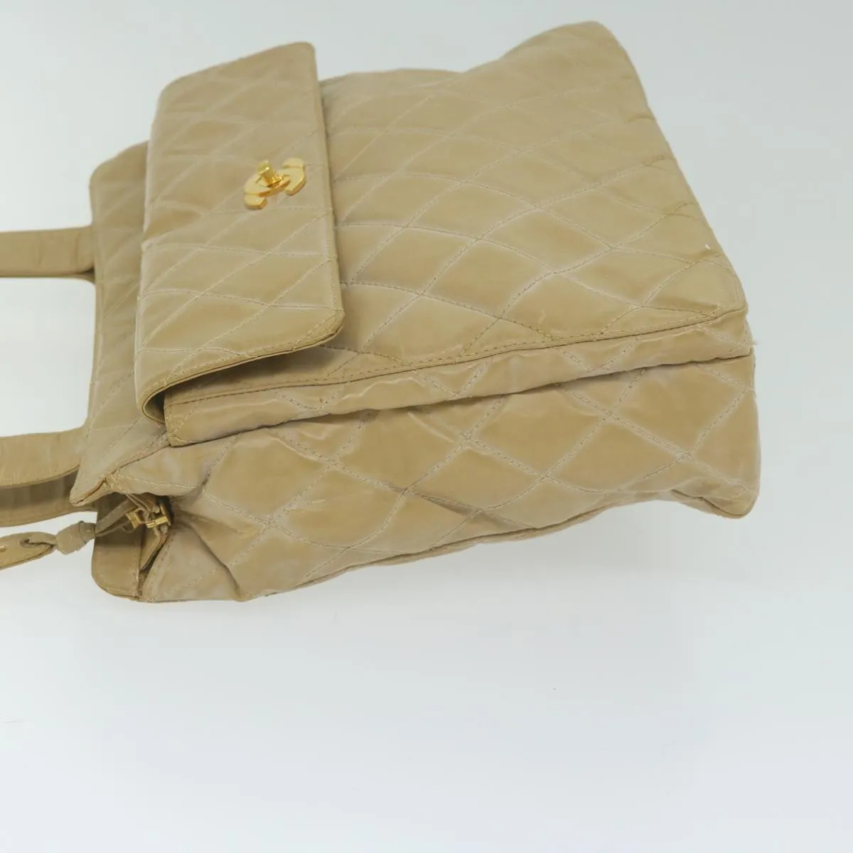 CHANEL Shoulder Bag Patent leather Beige CC Auth bs10487