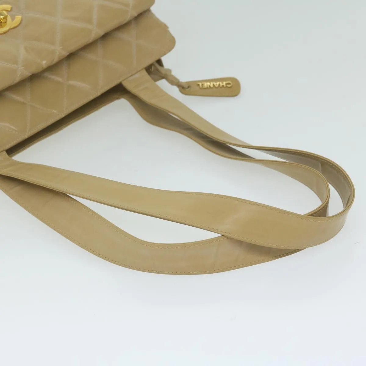 CHANEL Shoulder Bag Patent leather Beige CC Auth bs10487