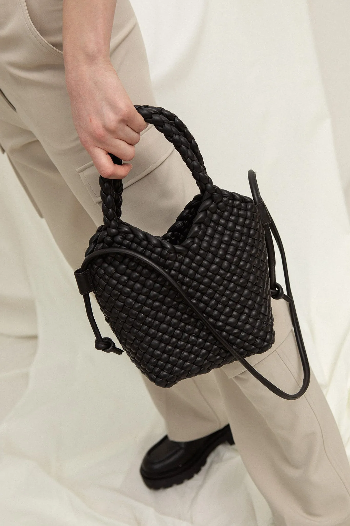 Maya Navy Crossbody bag