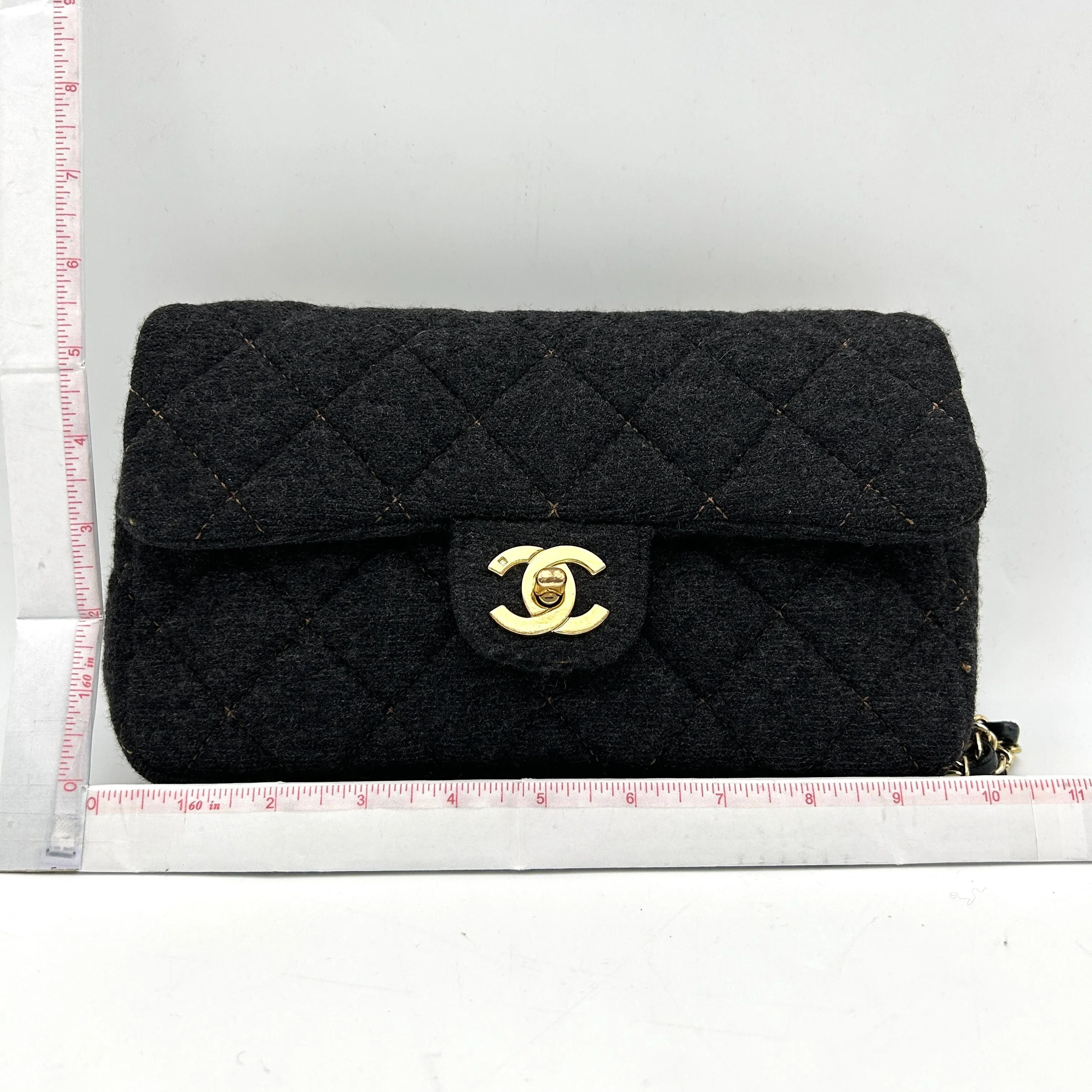 Pre-owned Chanel Wool Medium Flap Bag - Grey Shoulder Bags, Handbags LA19278
