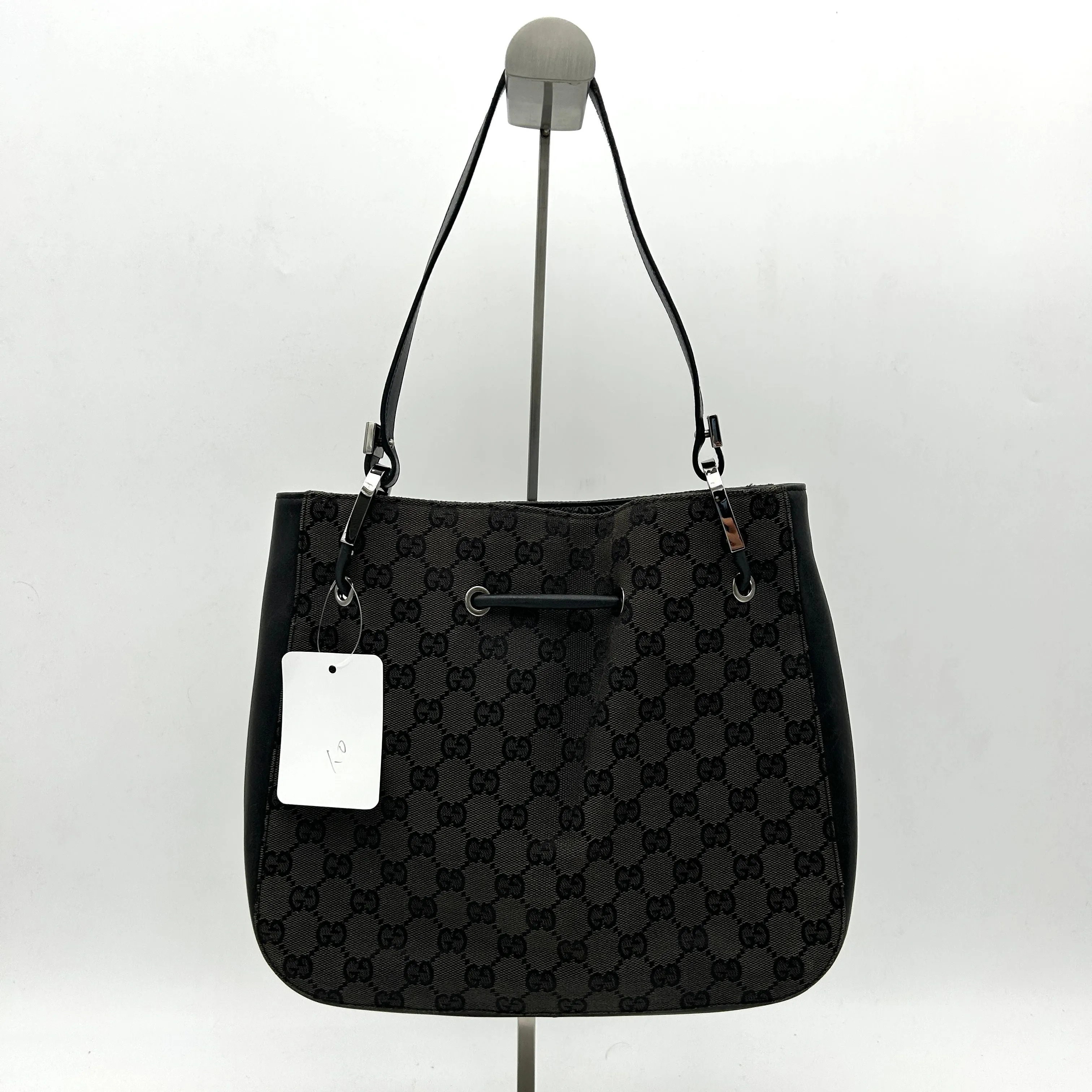 Pre-owned Gucci Black GG Canvas Drawstring Shoulder Bag gu8807db