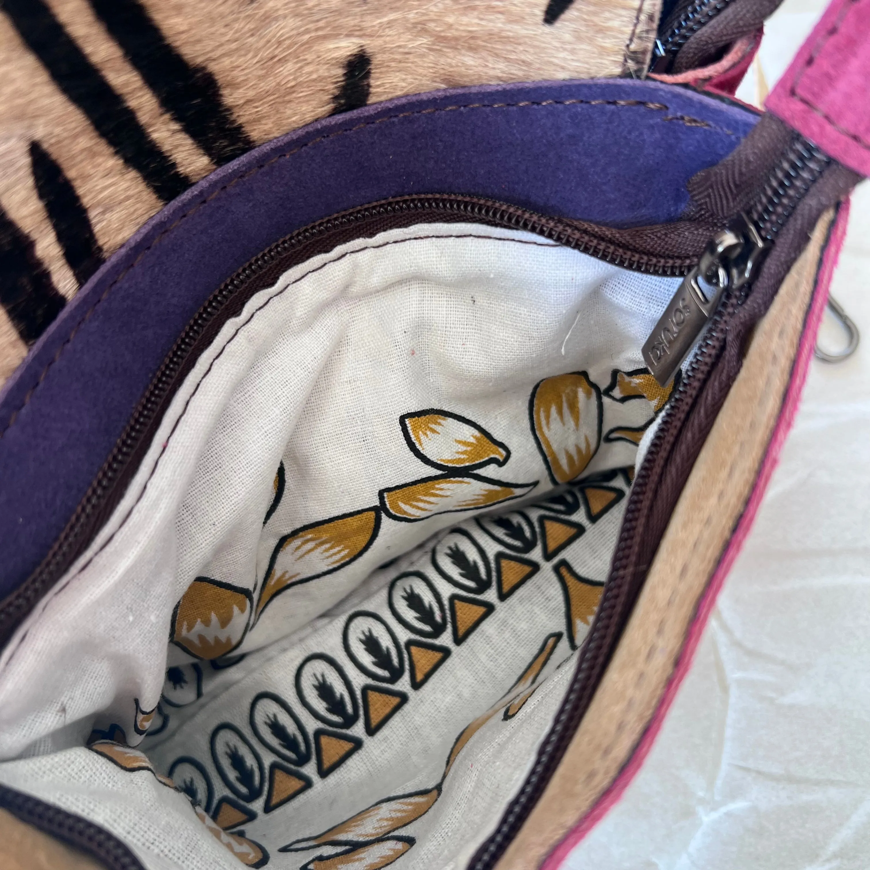 Soruka - Leo Reversible Suede Bag, Fuchsia