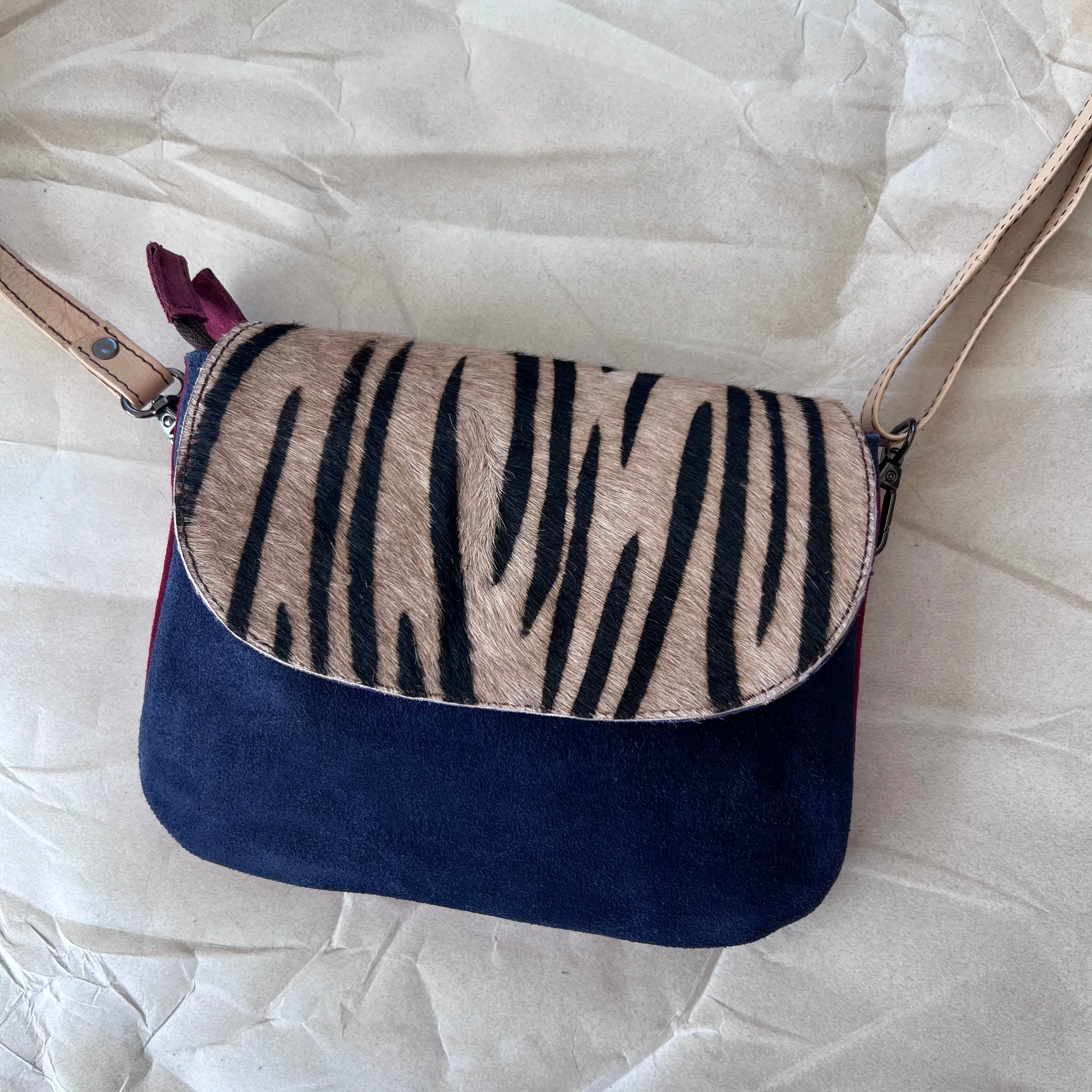 Soruka - Leo Reversible Suede Bag, Fuchsia