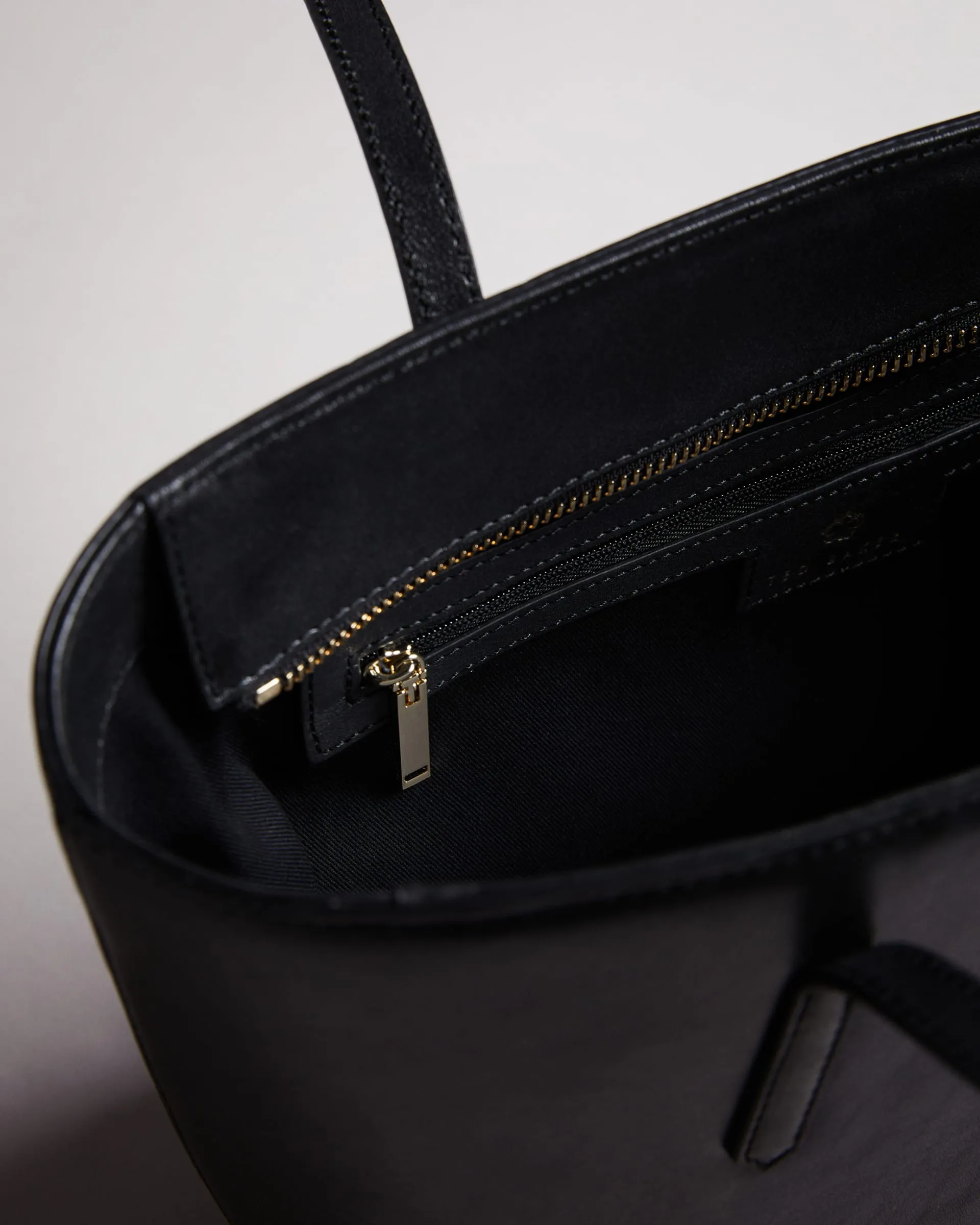 T.E.D B.A.K.E.R Jorjina Tote Bag